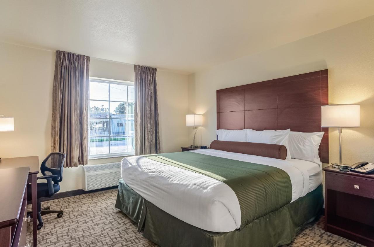 Cobblestone Inn & Suites - Bridgeport Esterno foto