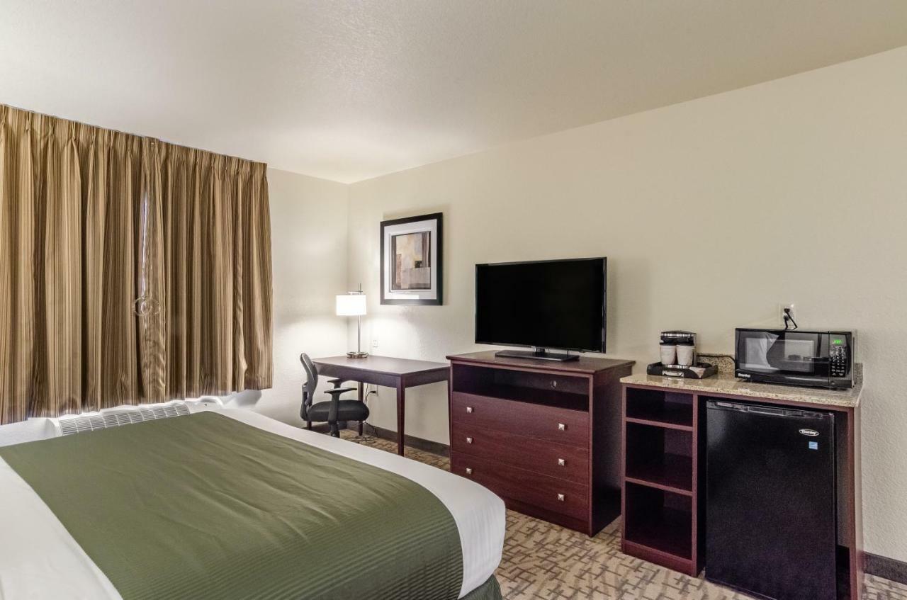 Cobblestone Inn & Suites - Bridgeport Esterno foto